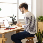 IKEA'nın en ucuz depolama çözümünü ev ofisiniz için çarpıcı bir şeye dönüştürün