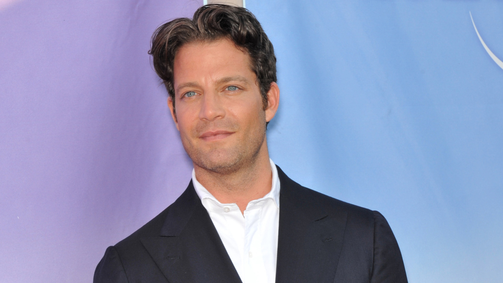 Nate Berkus yeni bir halı koleksiyonu başlattı ve tasarımları önemli bir stil ipucunu ortaya koyuyor