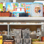 DIY'ye DIY için Eski Bir Kavanoz ve Tutulmuş Antika Tin kullanın.