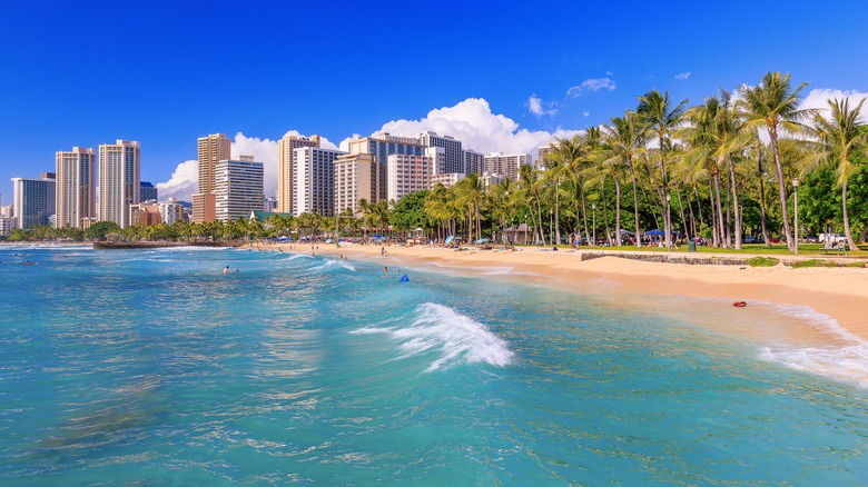 Honolulu, Hawaii'nin plaj ve şehir manzarası