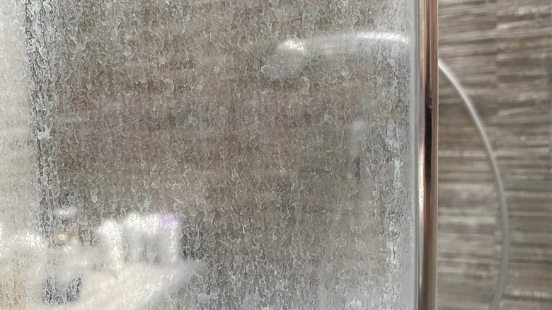 Limeskale ve Soap Scum duş kapısında