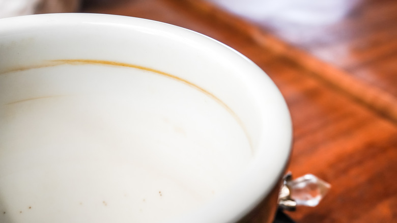 Kupa İçinde Kahve Lekesi