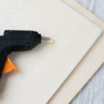 Akıllı sıcak tutkal tabancası hack ile bütçede herhangi bir ev dekorunu kişiselleştirin