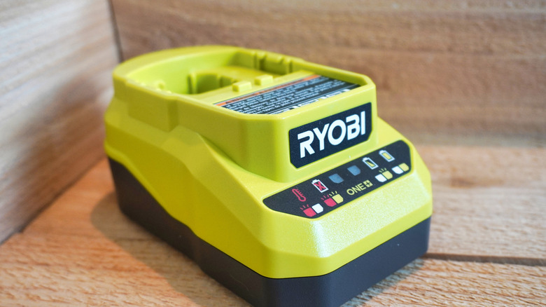 Ryobi pil şarj cihazının görünümü