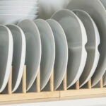 Bütçe dostu IKEA bambu yemek rafını evinizin etrafında kullanmanın 12 akıllı yolu