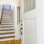 Bir kadın klasik midcentury modern merdivenlerini restore etti ve sonuçlar çarpıcı
