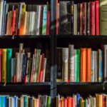 Derin kitaplığınızdaki depolama alanını ikiye katlayacak uygun fiyatlı IKEA öğesi