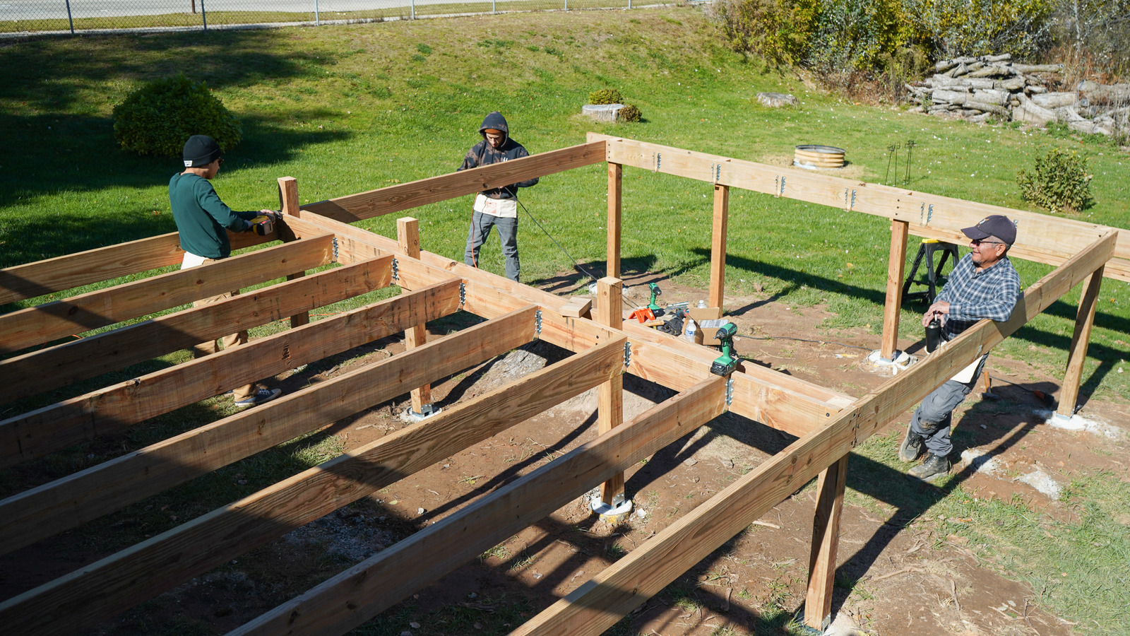 Kendi başınıza bir güverte inşa etmek gerçekten yasadışı mı?