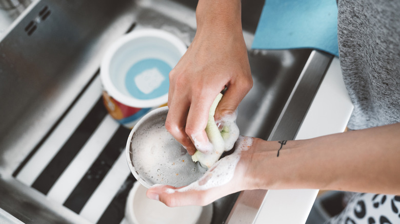 Kadın evcil kase yıkama lavabo