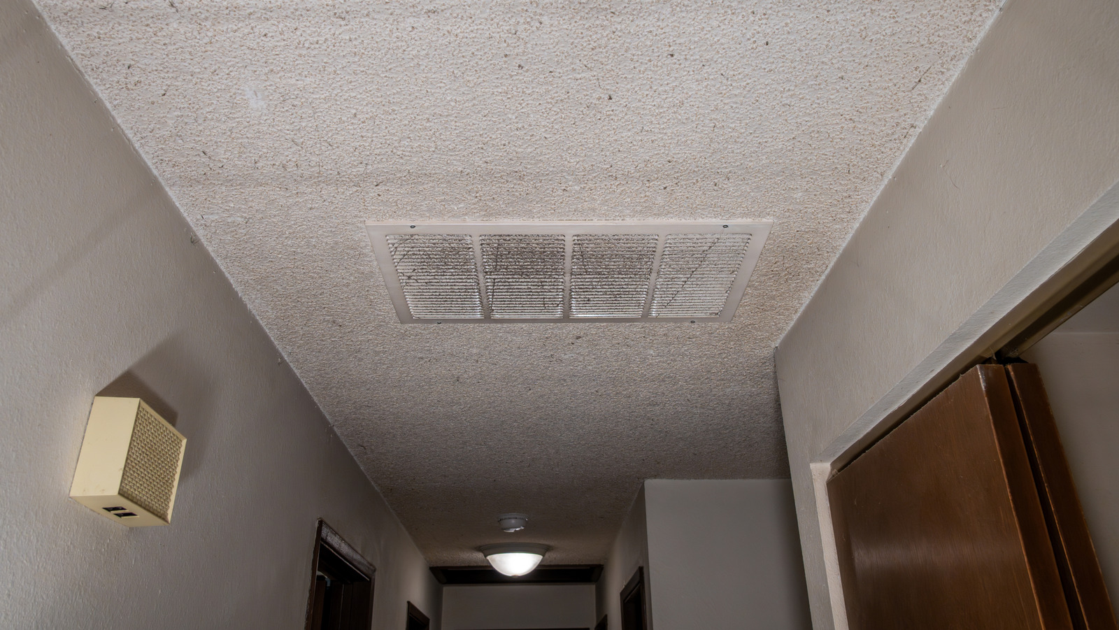 Patlamış mısır tavanınızın boyanmış olup olmadığını söylemenin kolay yolu