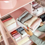 Dolapta kullanmamanız gereken popüler organizasyon aksesuarı (ve bunun yerine ne kullanacağınız)