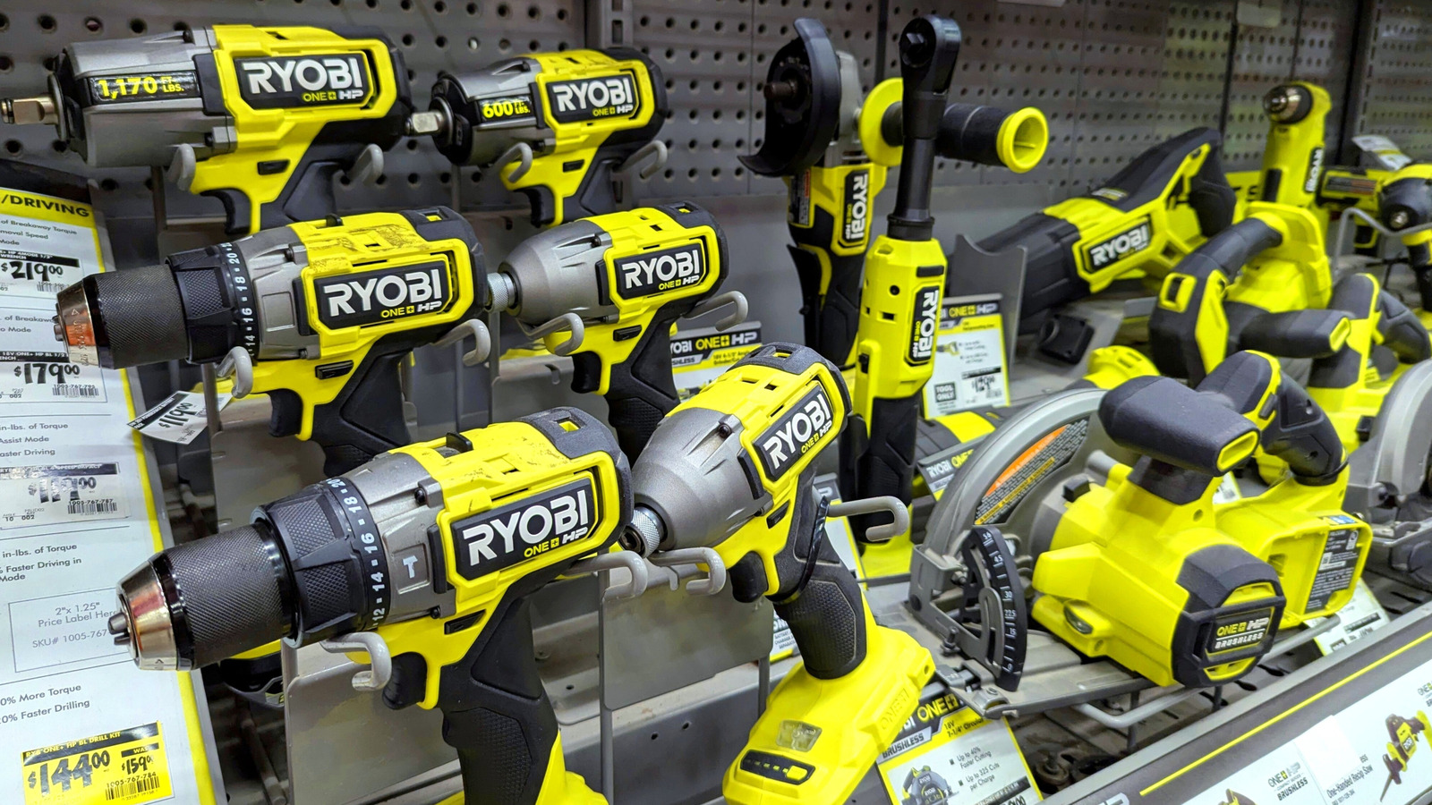 Resmi web sitelerinde veya Amazon'dan Ryobi Tools satın almak daha ucuz mu?
