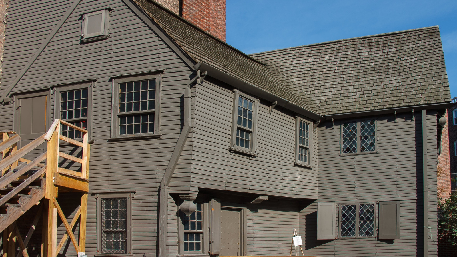 Devrim savaşı sırasında evler ne kadar inşa ediliyor?