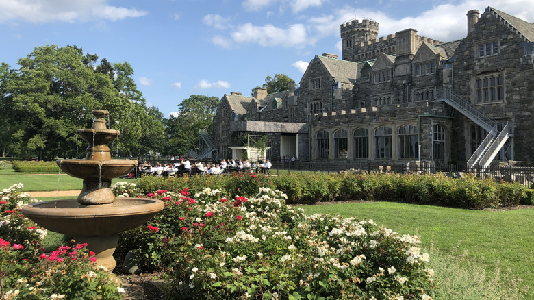 Sands Point'teki muhteşem granit malikane