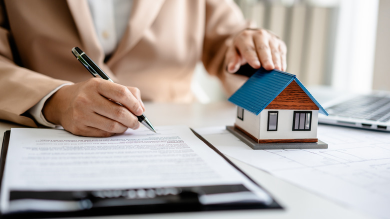 ev sözleşmesi olan emlakçı