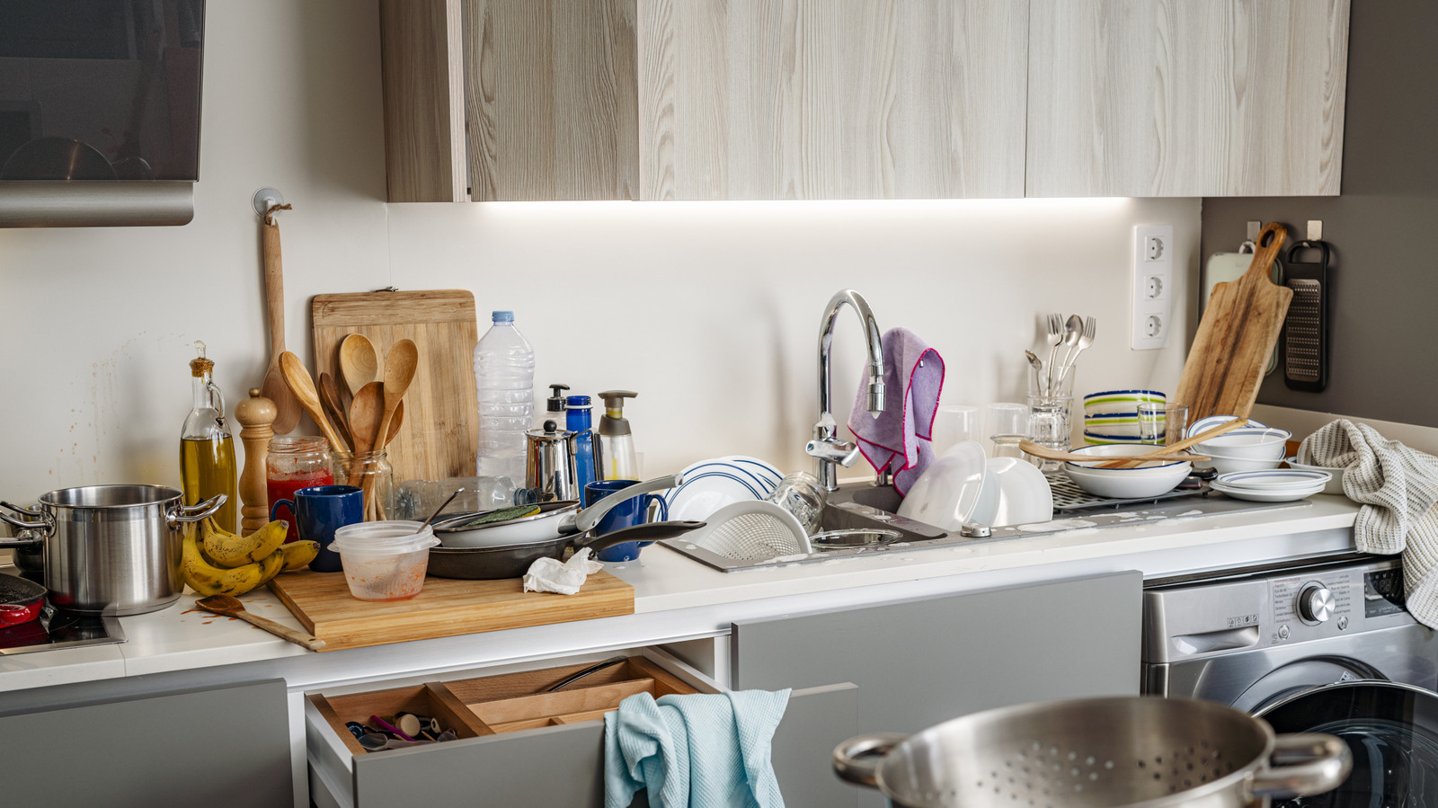 Depolama Eklerken Tezgahı Düzenli Tutan Dolar Ağacı Mutfak Bulucu