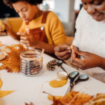Kullanışlı Bir Mutfağın Temelini Yeniden Kullanarak Sonbaharda Sevimli Balkabağı Dekoru Yaratın
