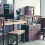 Tasarruflu Bir Antika Masayı Çarpıcı Bir DIY Açıklama Parçasına Nasıl Dönüştürürsünüz