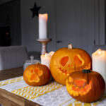 Dolar Ağacı Öğelerini Süper Basit Bir Kendin Yap ile Benzersiz Cadılar Bayramı Mumluklarına Dönüştürün