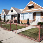 Kaldırım Çekiciliği Eklemek İçin Zincir Bağlantı Çiti Nasıl Boyanır