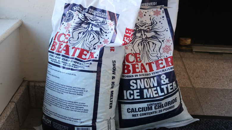 kar torbaları tuzu eritiyor