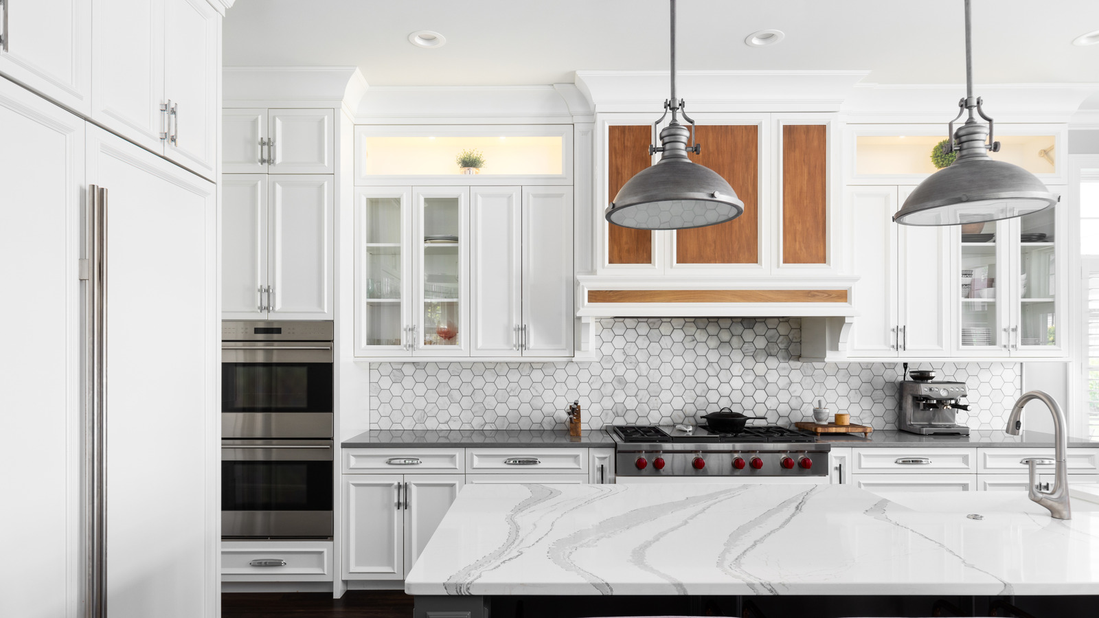 Lavabonuzun Neden Olduğu Bu Göz Ağrısını Ortadan Kaldırarak Tezgahınızı Düzenleyin