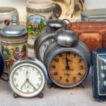 Nakit Depolamak İçin En Şirin Yeri Yaratmak İçin Eski Bir Saati Yeniden Kullanın