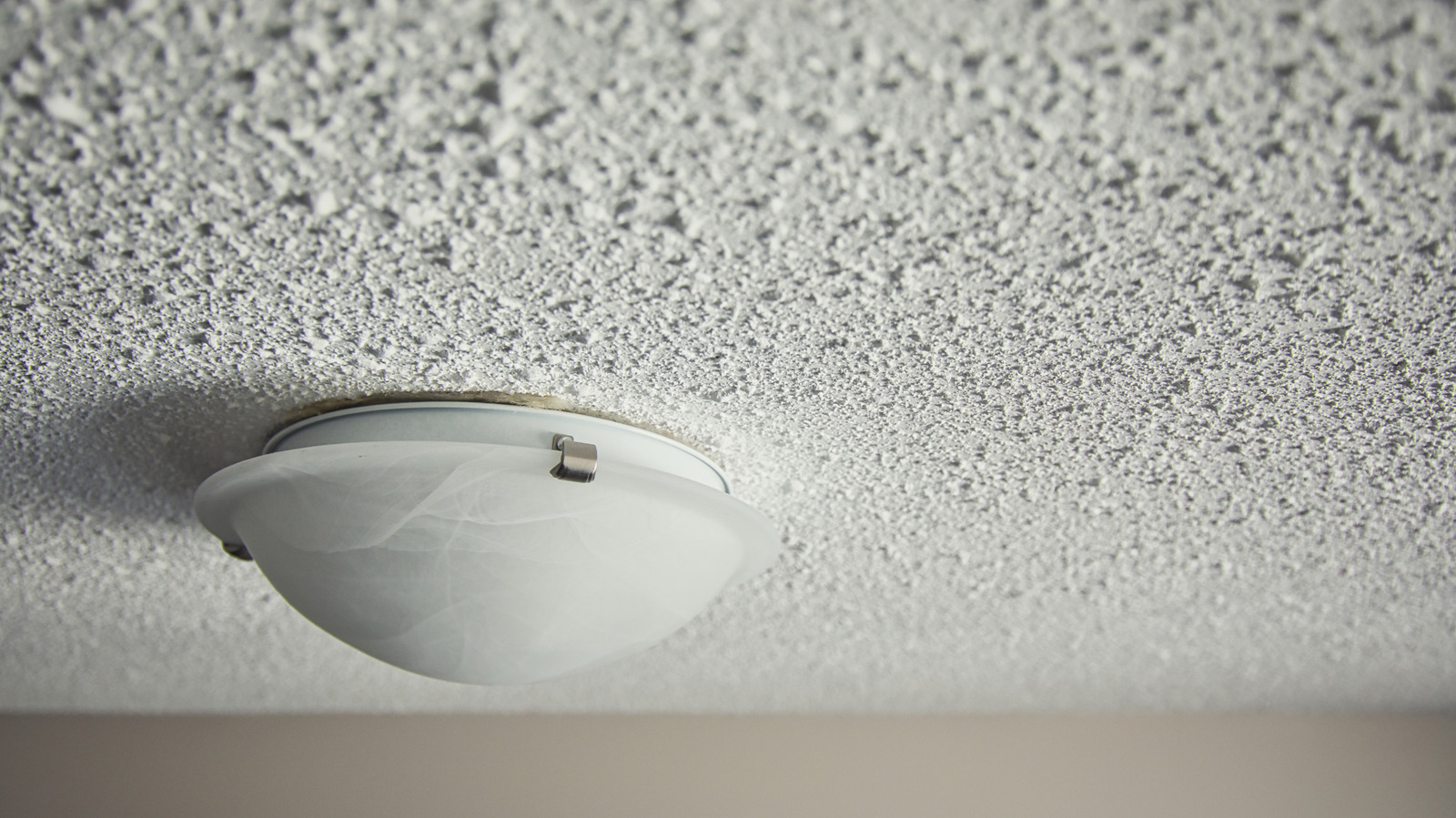 Benzersiz, Narenciye Dokusu Ekleyen Patlamış Mısır Tavan Alternatifi