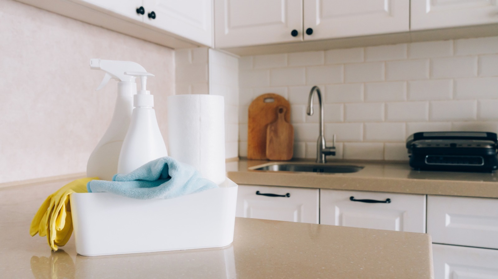 Herkesin Temizlemeyi Unuttuğu Mutfağın En Kirli Yeri