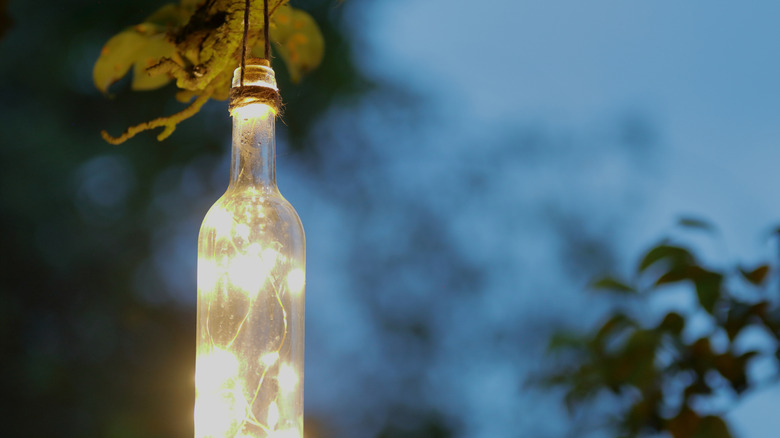 Asılı şişe ışığı