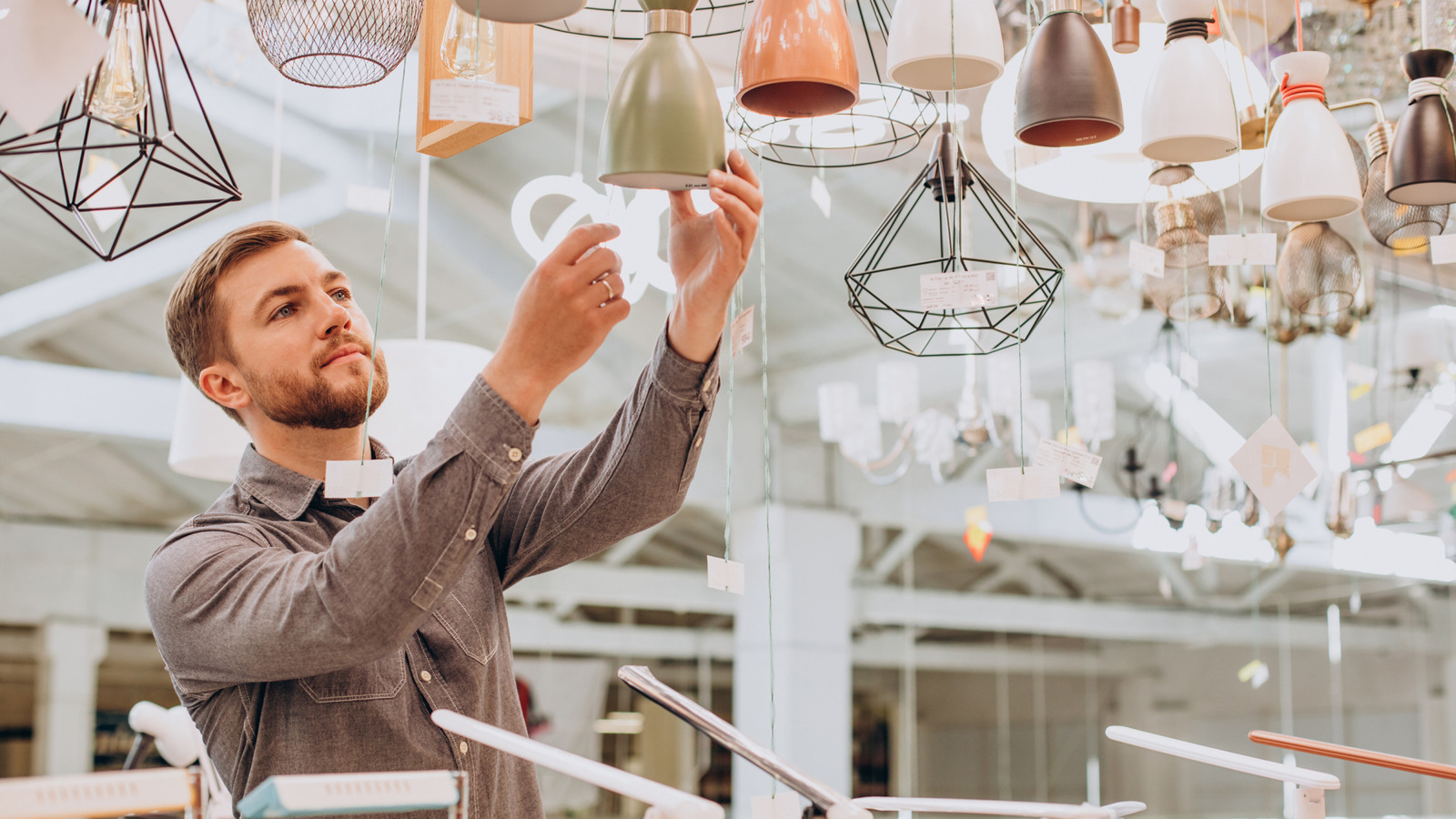 Bir Oda İçin Aydınlatma Seçerken Bu Yüksek Tavan Kuralını Çiğnemekten Kaçının