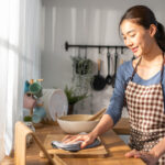 Basit Bir Dolar Ağacı Kendin Yap ile Mutfak Tezgahlarını Temiz Tutun