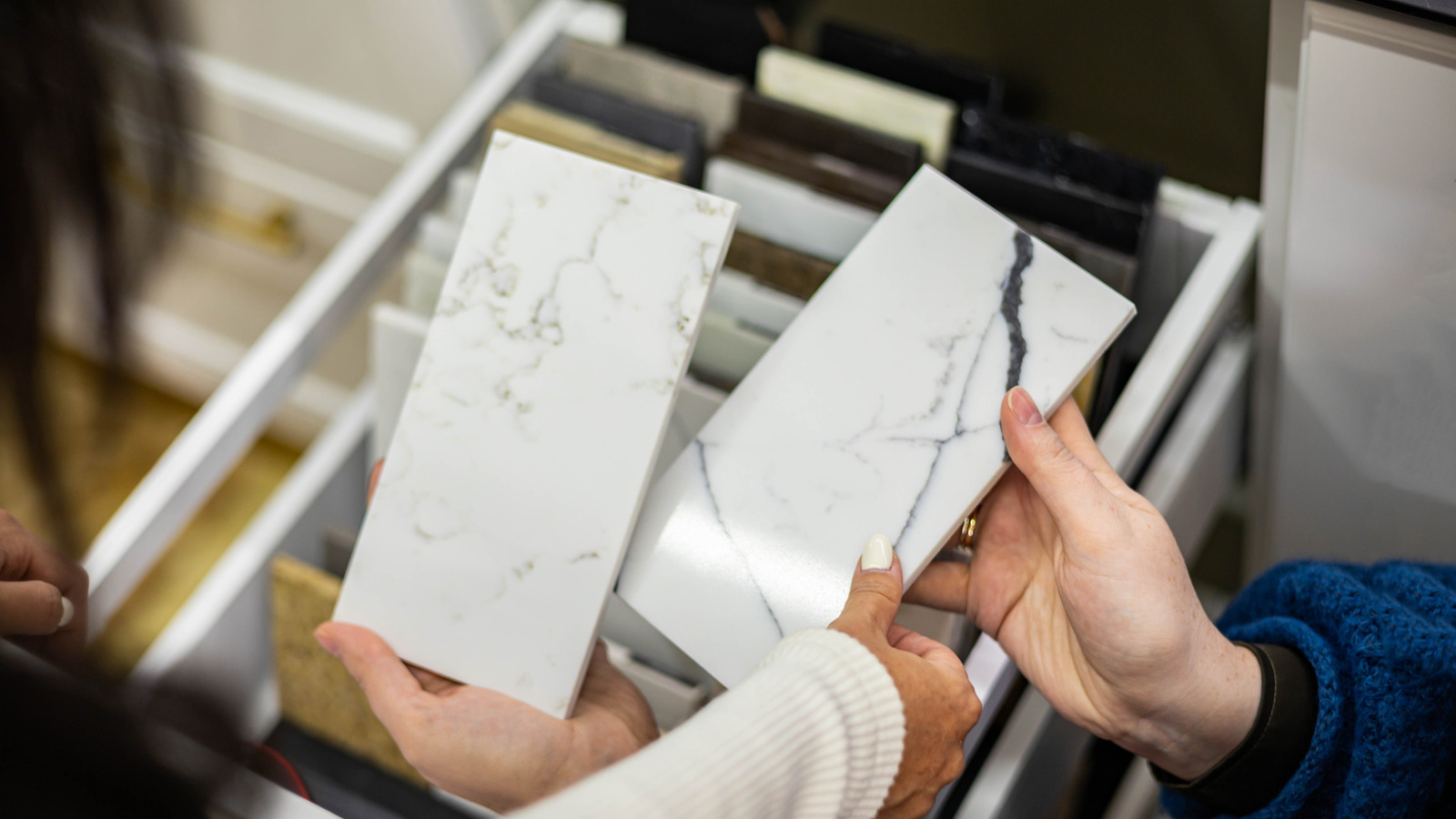 Kenara Çekin, Mermer: 2026'da Mutfağı Ele Geçirecek Daha Dayanıklı Malzeme Bu