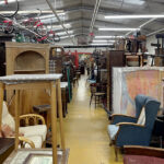 İkinci El Mağazalarda ve Emlak Satışlarında Dikkat Etmeniz Gereken 10 Değerli Vintage Kitaplık