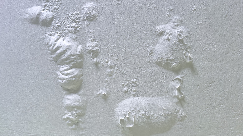 duvardaki boyadaki kabarcıklar