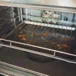 En Kirli Fırın Raflarını Bile Temizlemenin Kolay, Toksik Olmayan Yolu