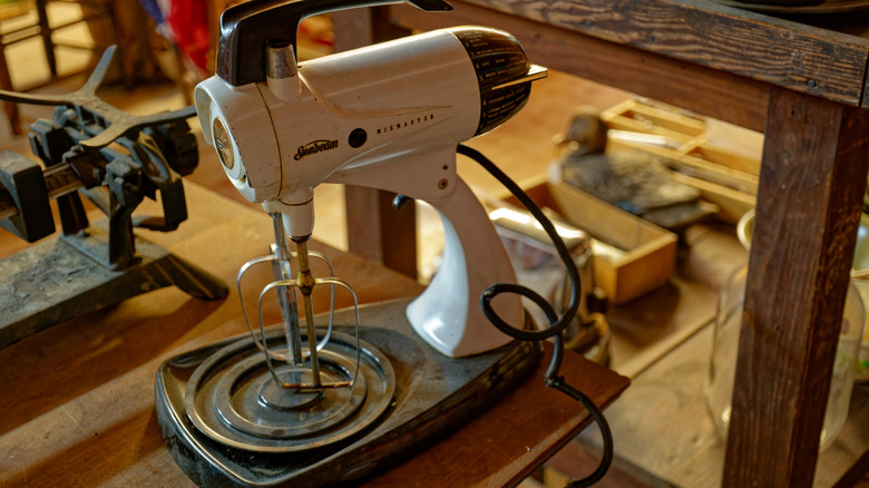 Sunbeam Mixmaster tozla kaplı