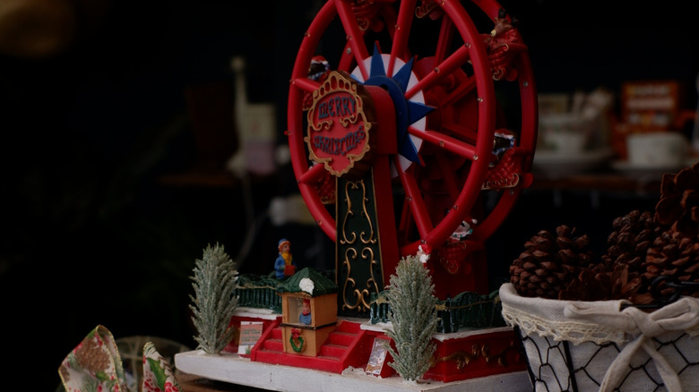 Eski moda Noel dekorasyonu öğeleri