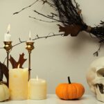 Cadılar Bayramı Dekorunuz İçin Ürkütücü Bir Gölge Kutusu Yapmak İçin Dolar Ağacı Çerçevelerini Kullanın