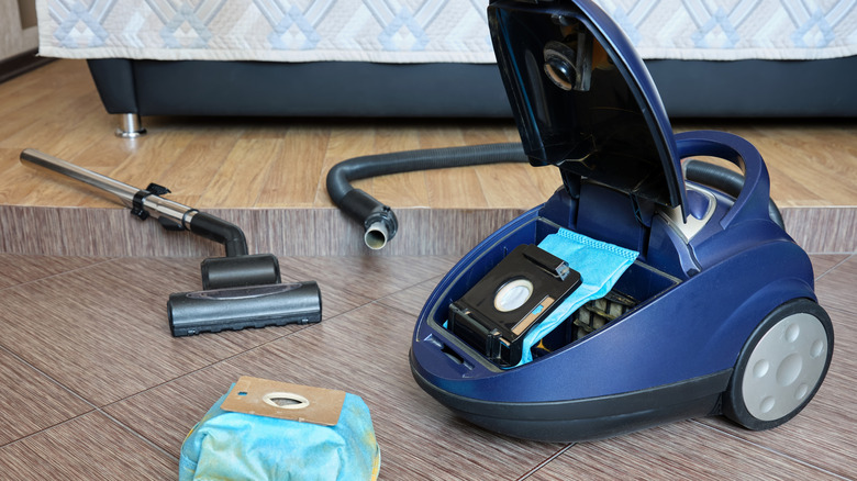 Çantalı teneke kutu elektrikli süpürge