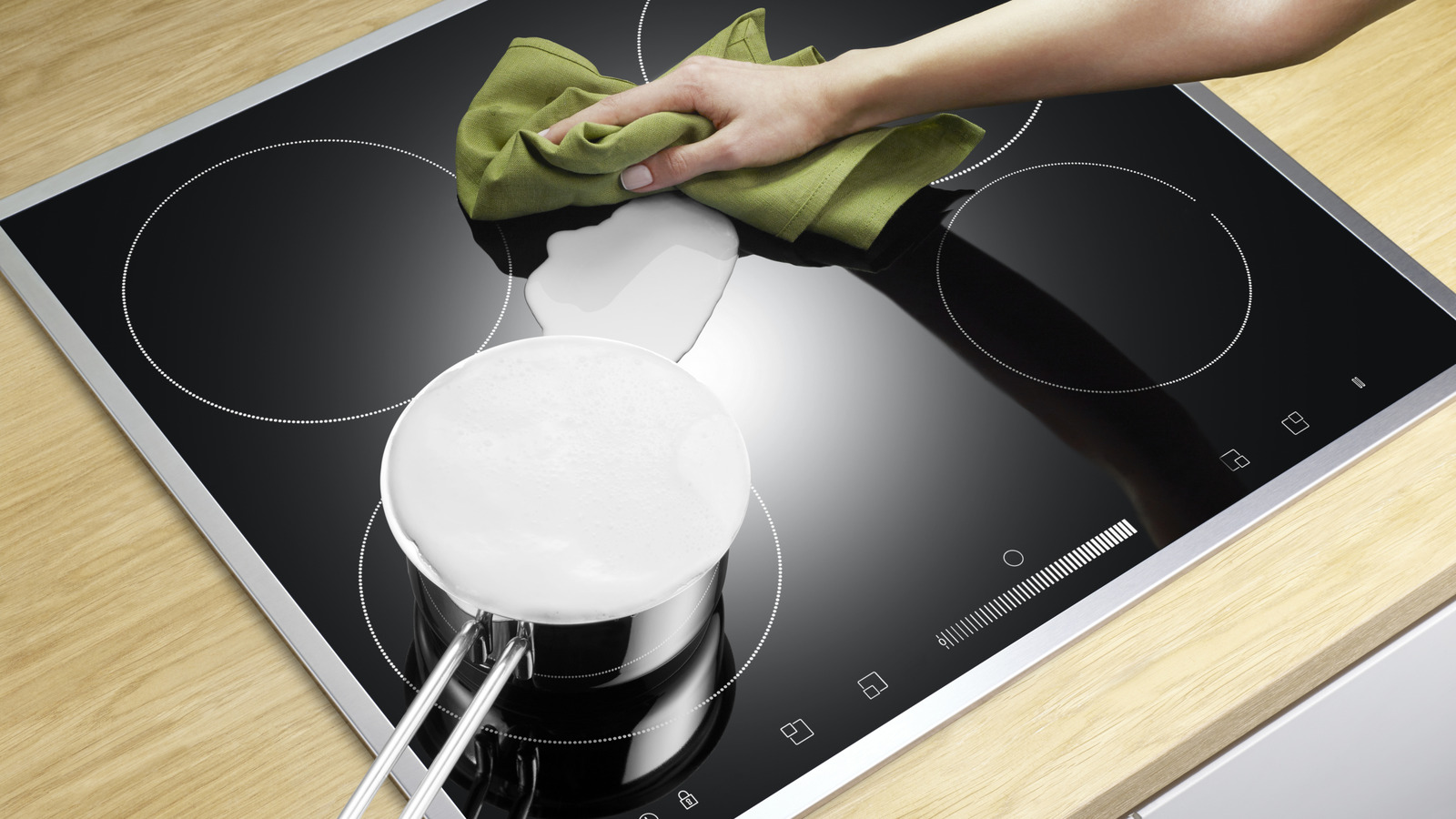 Cam Ocağınız Neden Kokuyor (Ve Nasıl Düzeltilir)