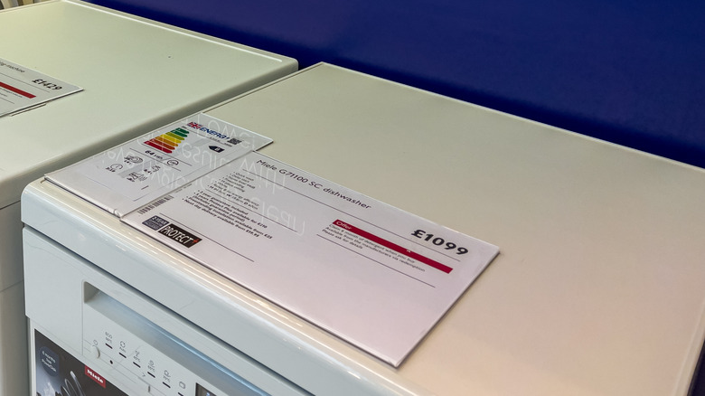 Çamaşır makinesindeki enerji sınıfı etiketi