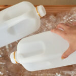 Eski Bir Süt Sürahisini Hayalet Fenere Dönüştüren Yeni Başlayanlar İçin Kolay Kendin Yap Yöntemi