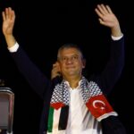 Mahkeme, Türk muhalefet liderini görevden almaya yönelik yolsuzluk davasını düşürdü