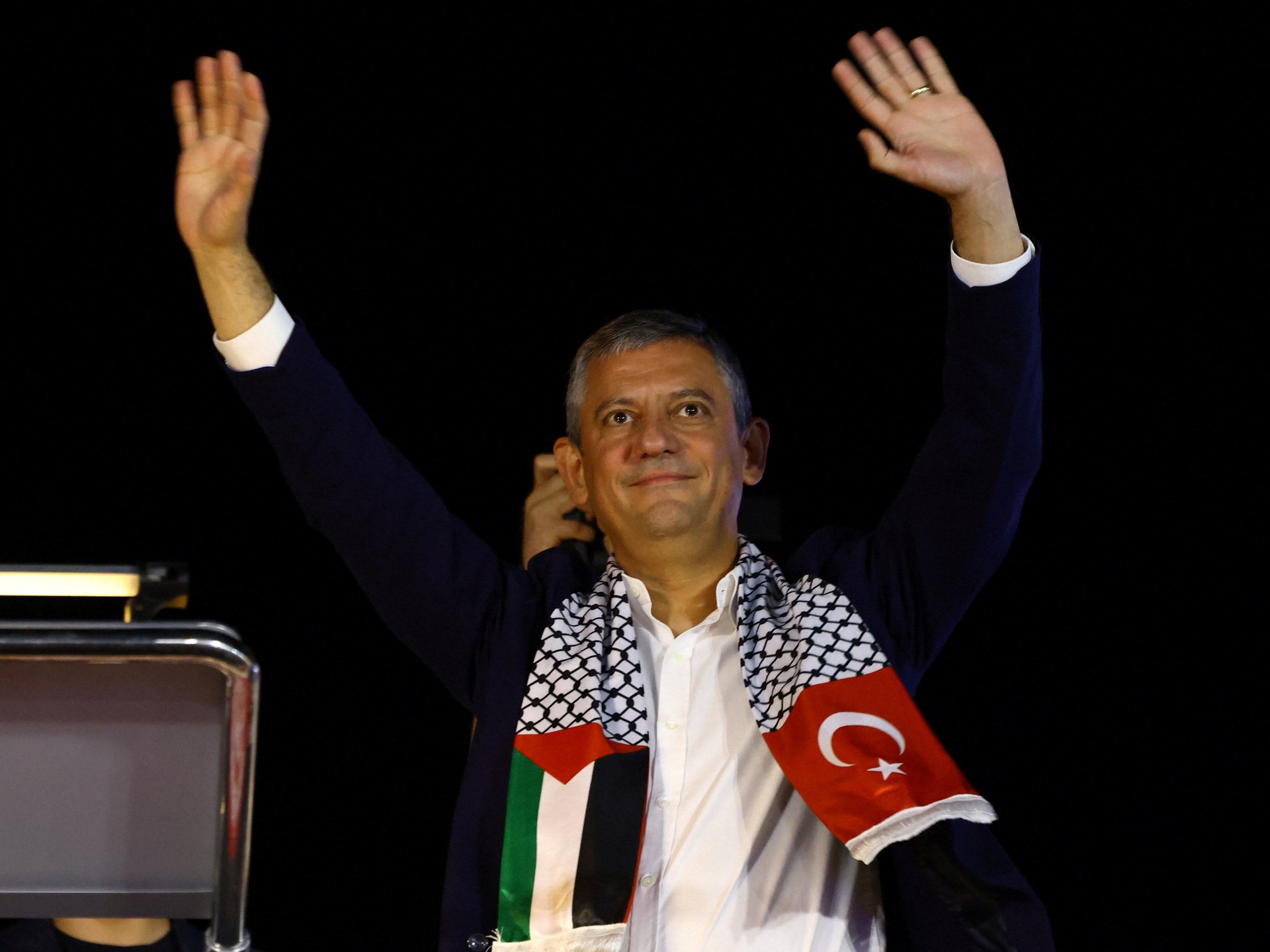 Mahkeme, Türk muhalefet liderini görevden almaya yönelik yolsuzluk davasını düşürdü