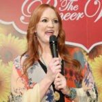 Ree Drummond Gibi Bahçeden Esinlenen Bir Ön Sundurma Nasıl Oluşturulur