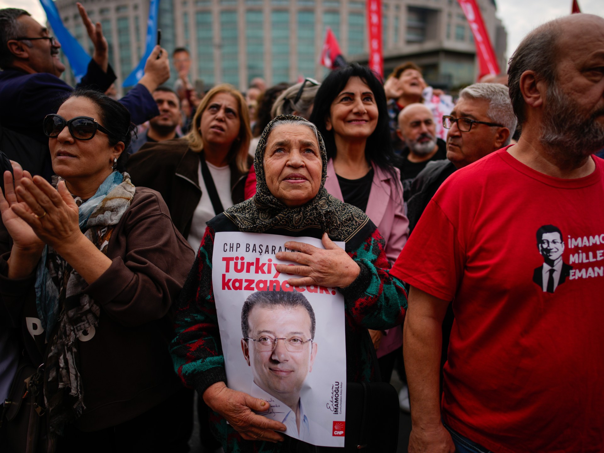 Türkiye mahkemesi tutuklu muhalefet liderini 'siyasi casusluk'la suçladı