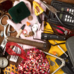 Mükemmel Bir Önemsiz Çekmece Alternatifi Olan Vintage Dolap (Ve Hala Güzel Bir Dekor)