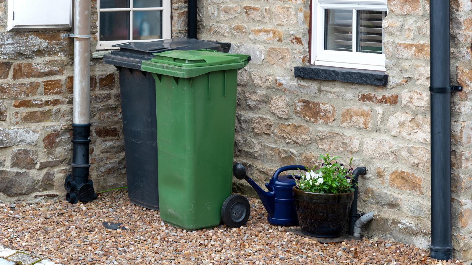 Dış Mekan Çöp Kutularını Göze Zarar Vermeyen Akıllı Çözüm
