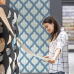 2026'da Sert ve Modası Geçecek 70'lerden İlham Alan Duvar Kağıdı Trendi